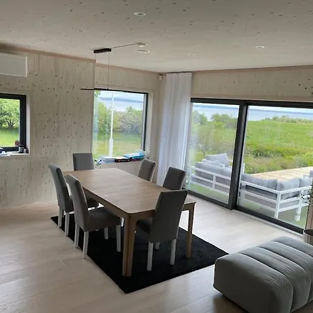 Luxury House By The With Heated Pool And Panorama *